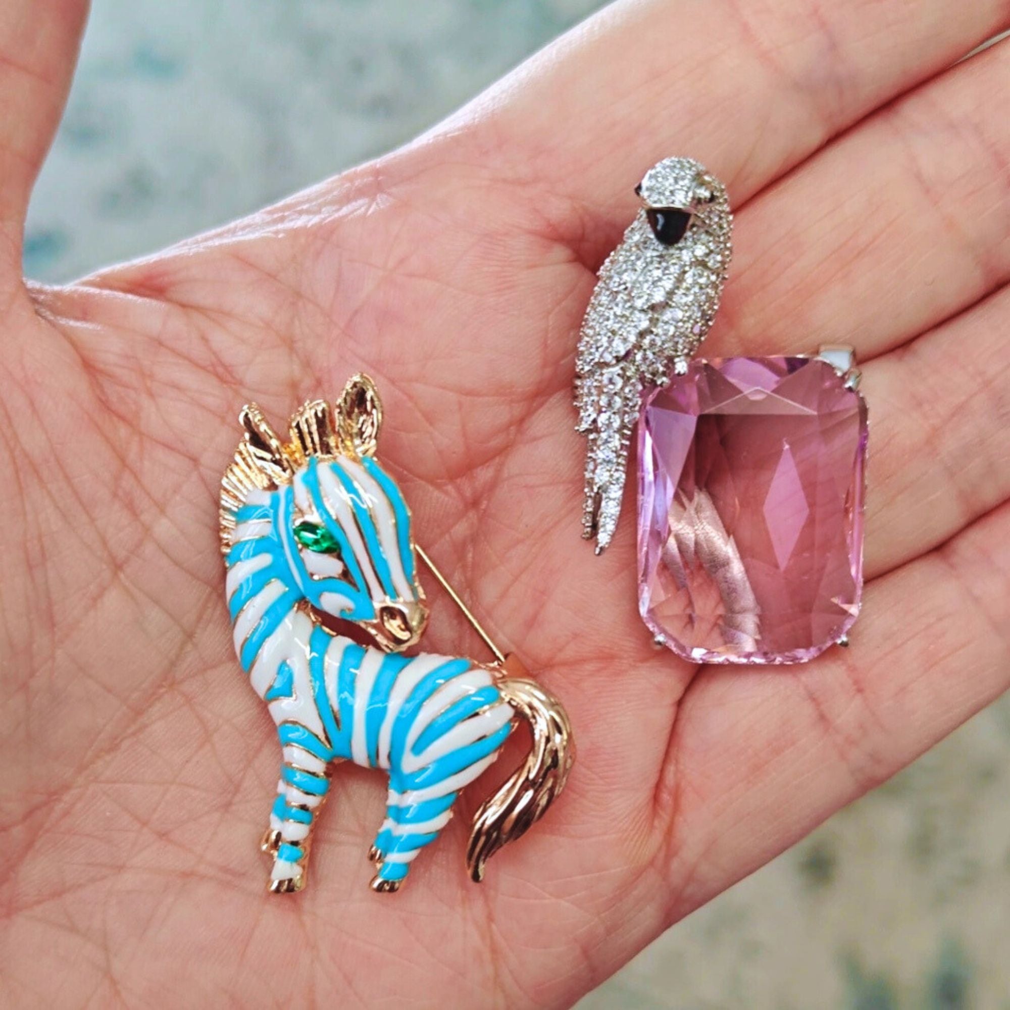 Polly - brooch