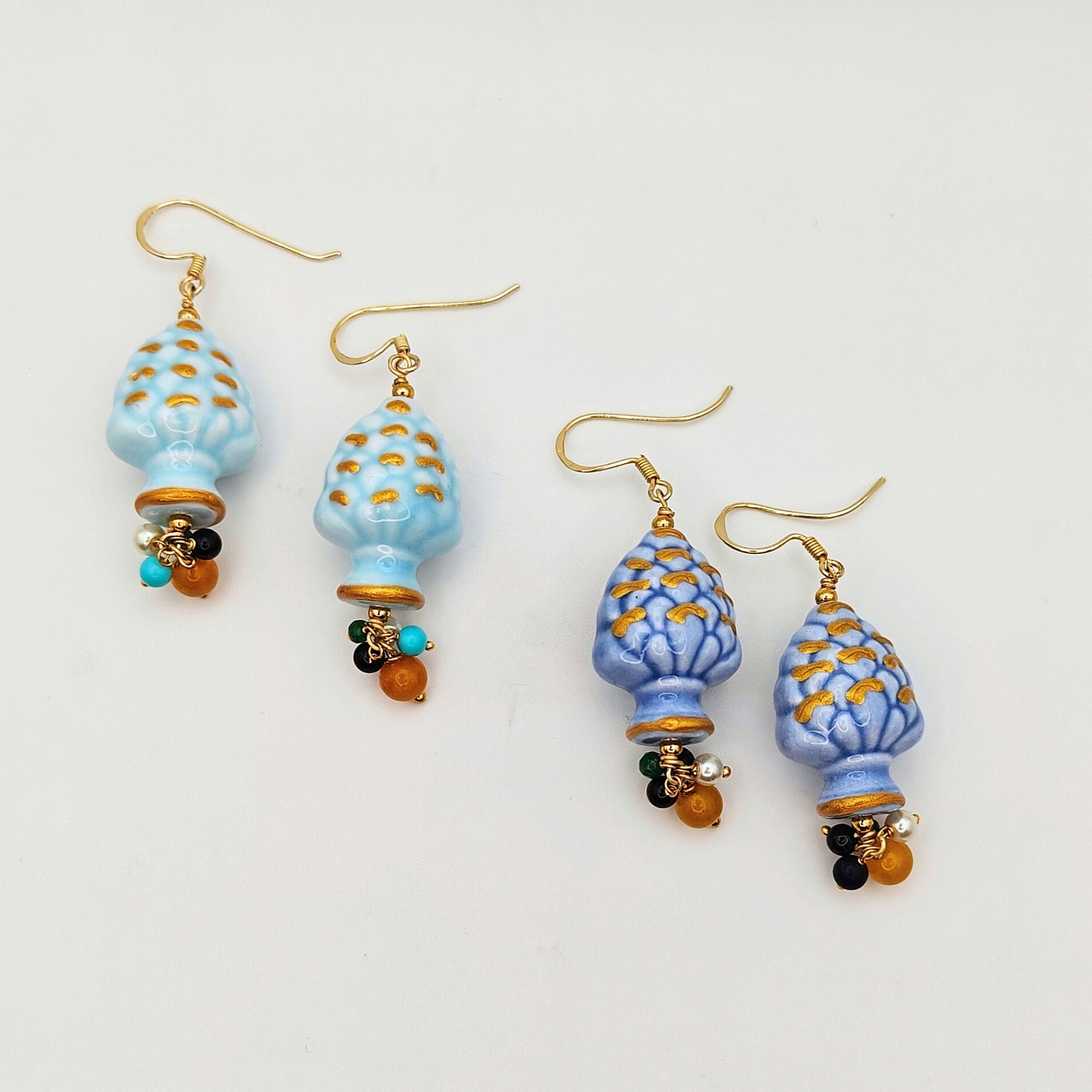 Caltagirone Pinecone LJUS BLÅ - örhängen