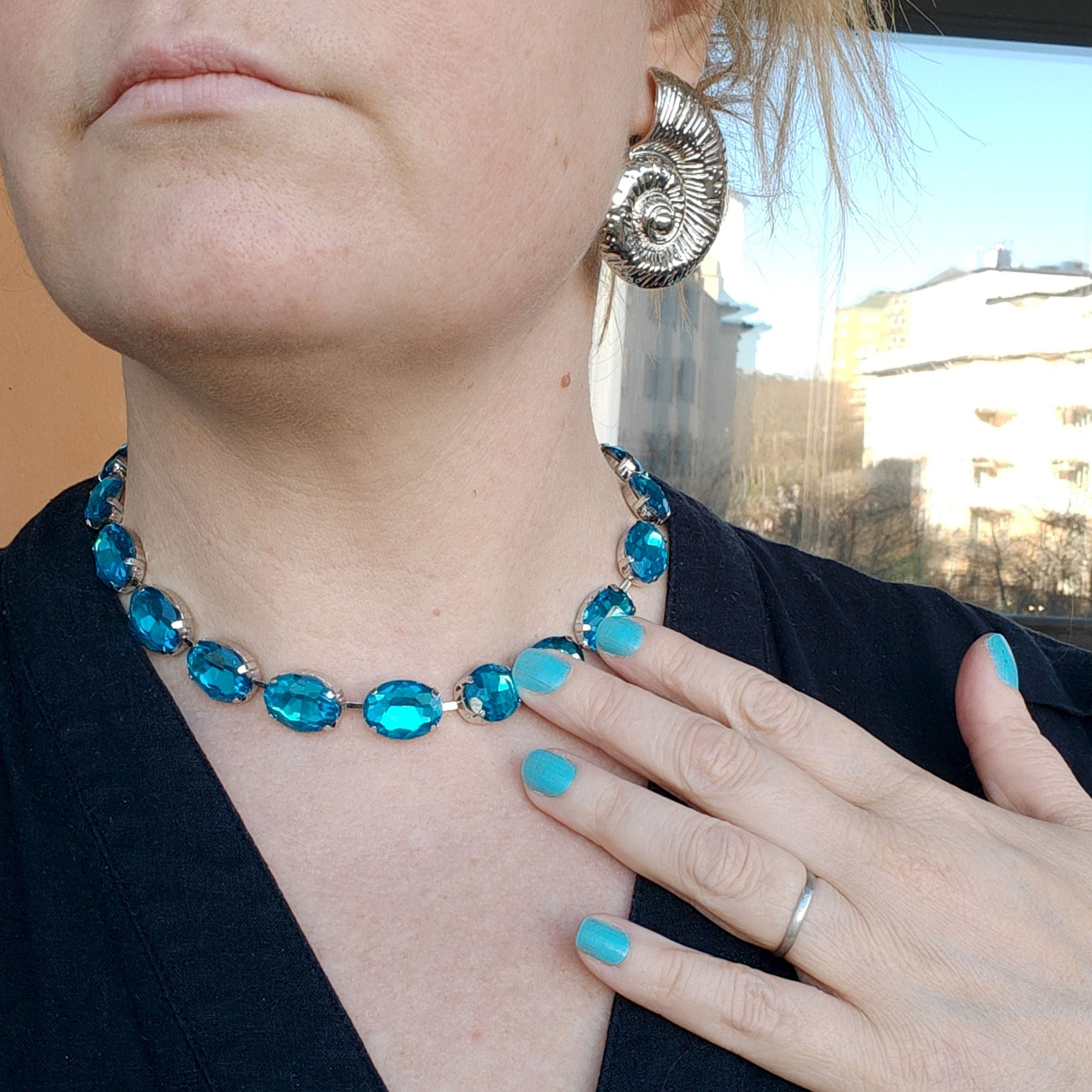 Anna W ICE BLUE oval - necklace