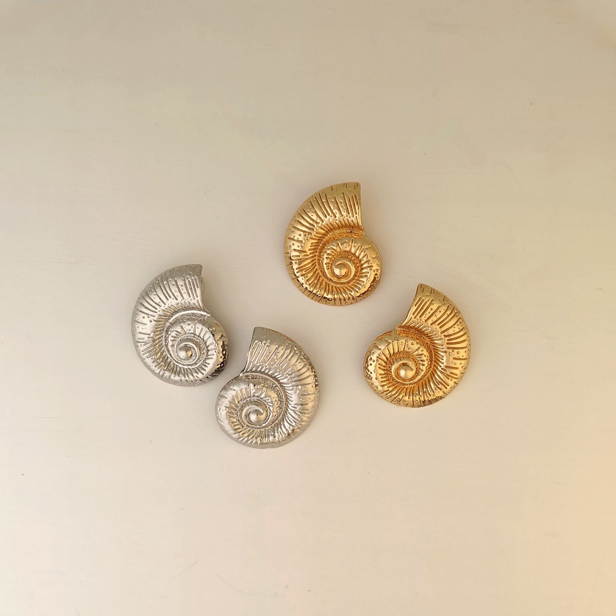 Cardi GOLD - earrings