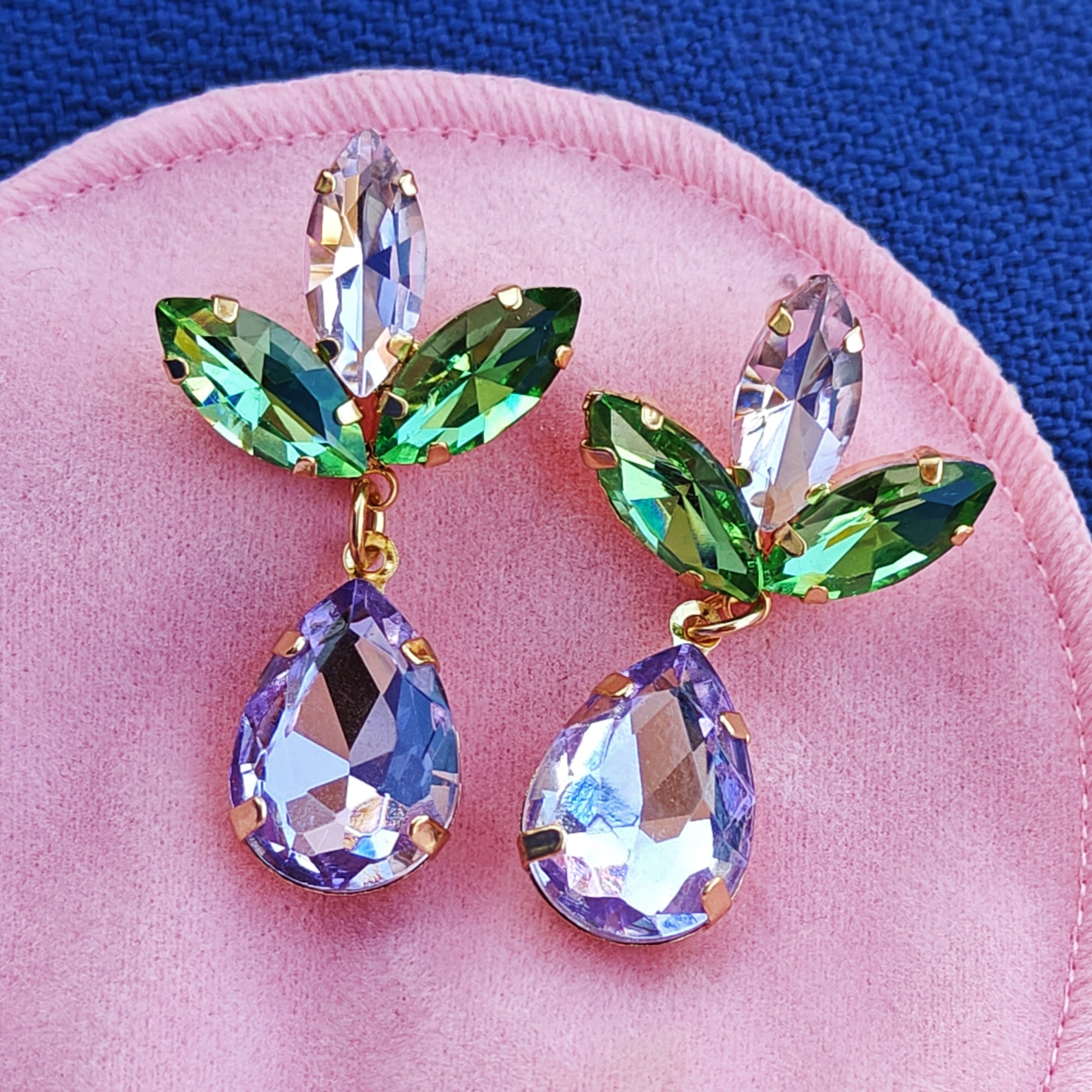 Dazzling earrings purple cubic zirconia | Glittriga örhängen lila cubic zirconia
