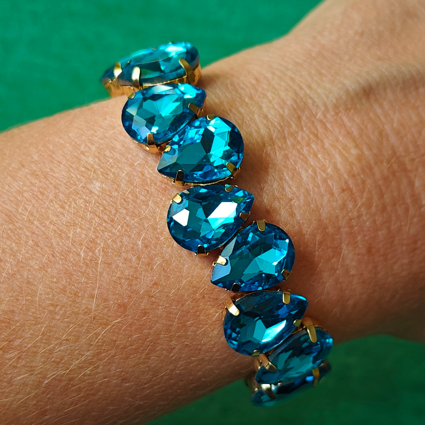 Sparkling Fortuna bracelet in blue | Glittrigt Fortuna armband i blue