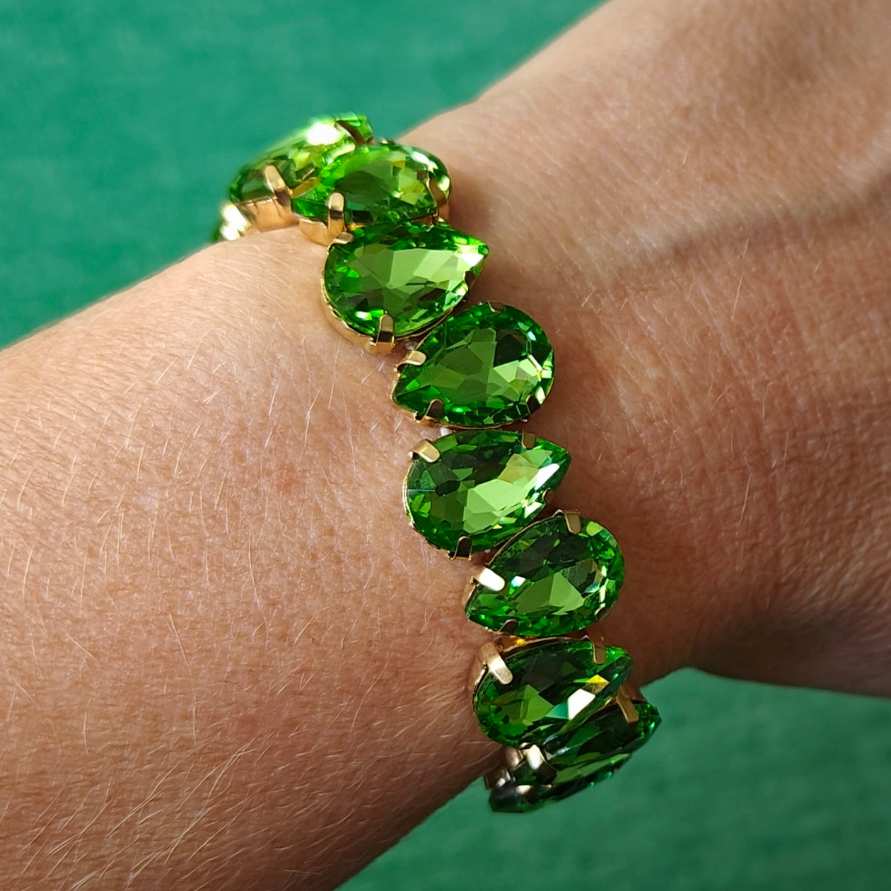 Sparkling Fortuna bracelet in green | Glittrigt Fortuna armband i grönt