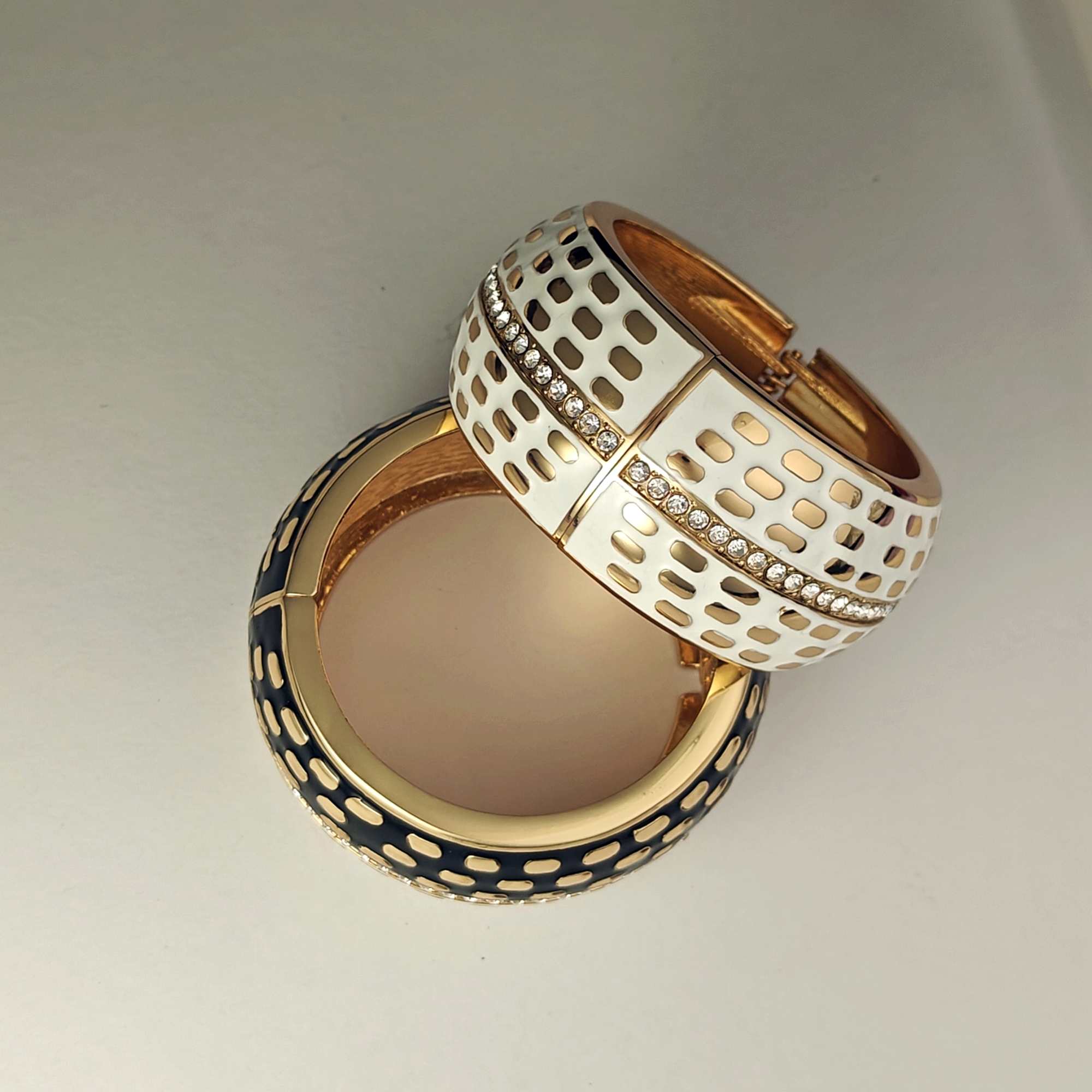 Beach house bangle WHITE - bangle