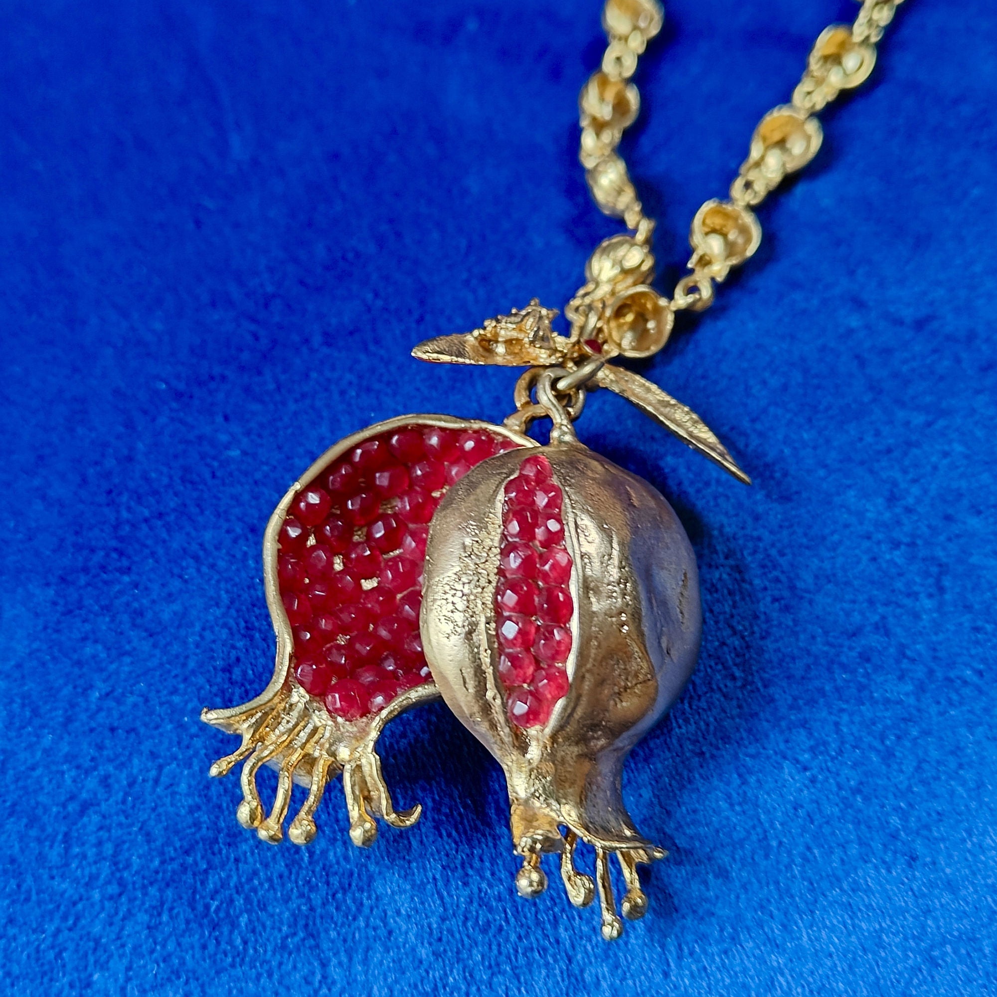 Pomegranade big open - necklace